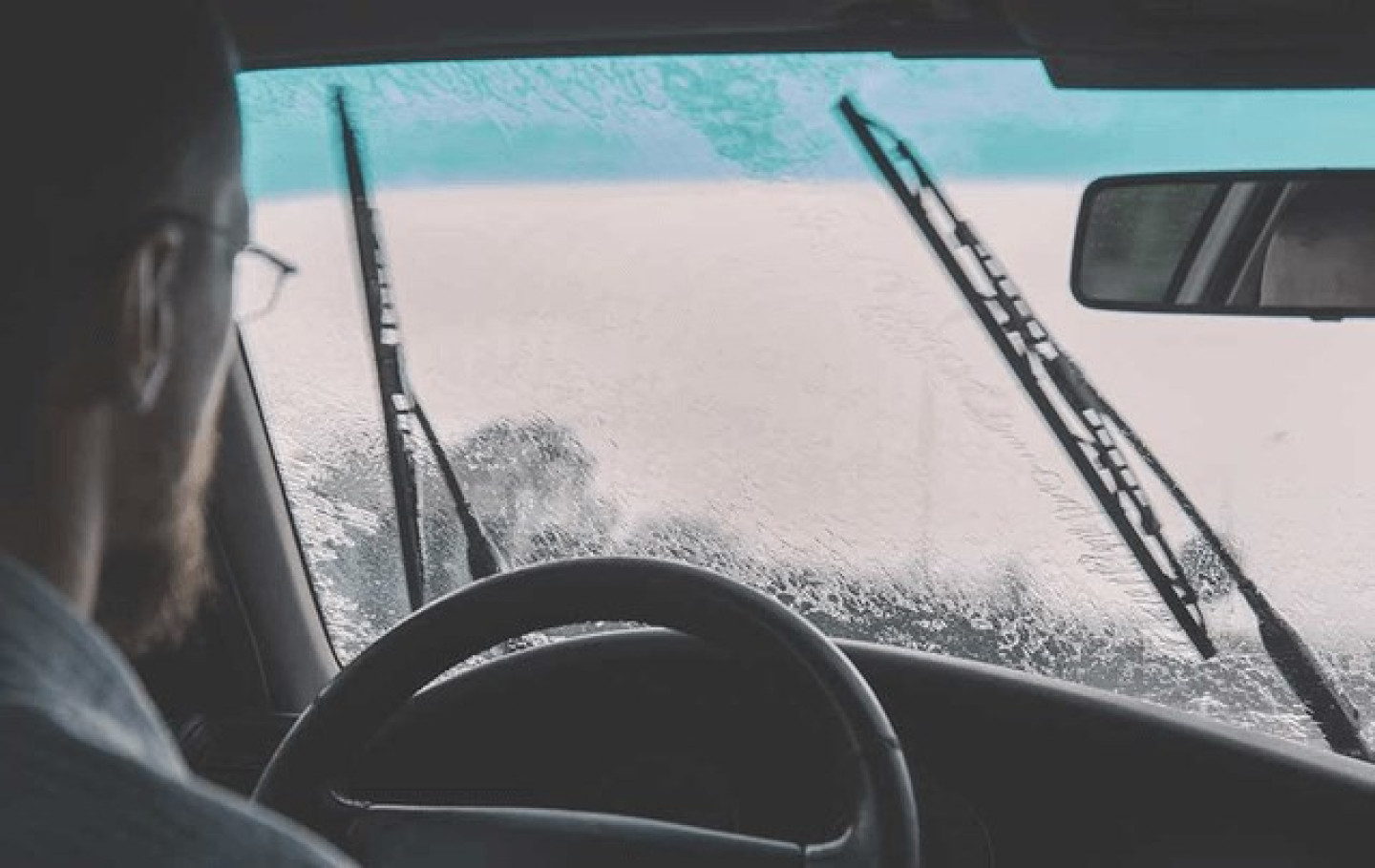 Windshield Wiper Care Tips for the Fall