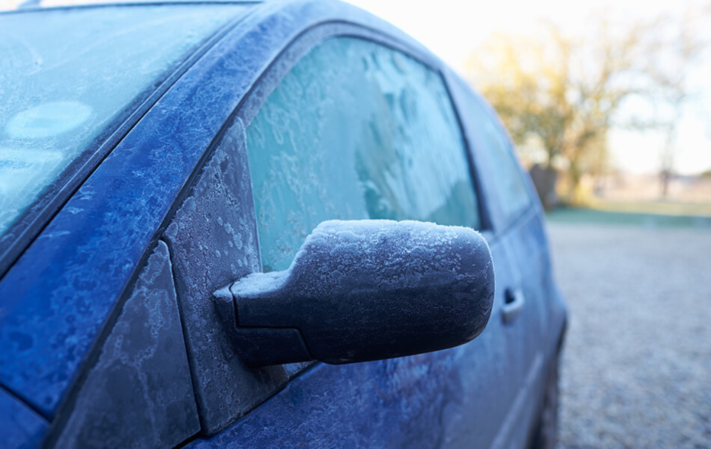 winter-replacing-windshield